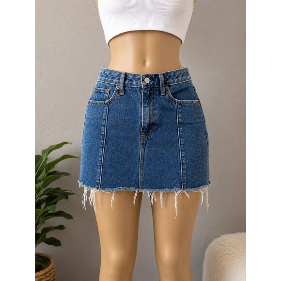 Abercrombie & Fitch Dresses & Skirts - Abercrombie & Fitch Zoe Natural Rise A-Line Denim Mini Skirt Raw Hem 26/2